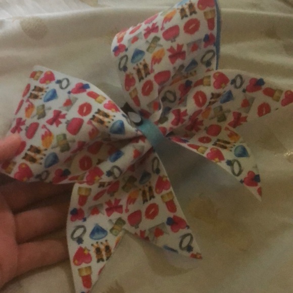 Bow - Picture 2 of 2